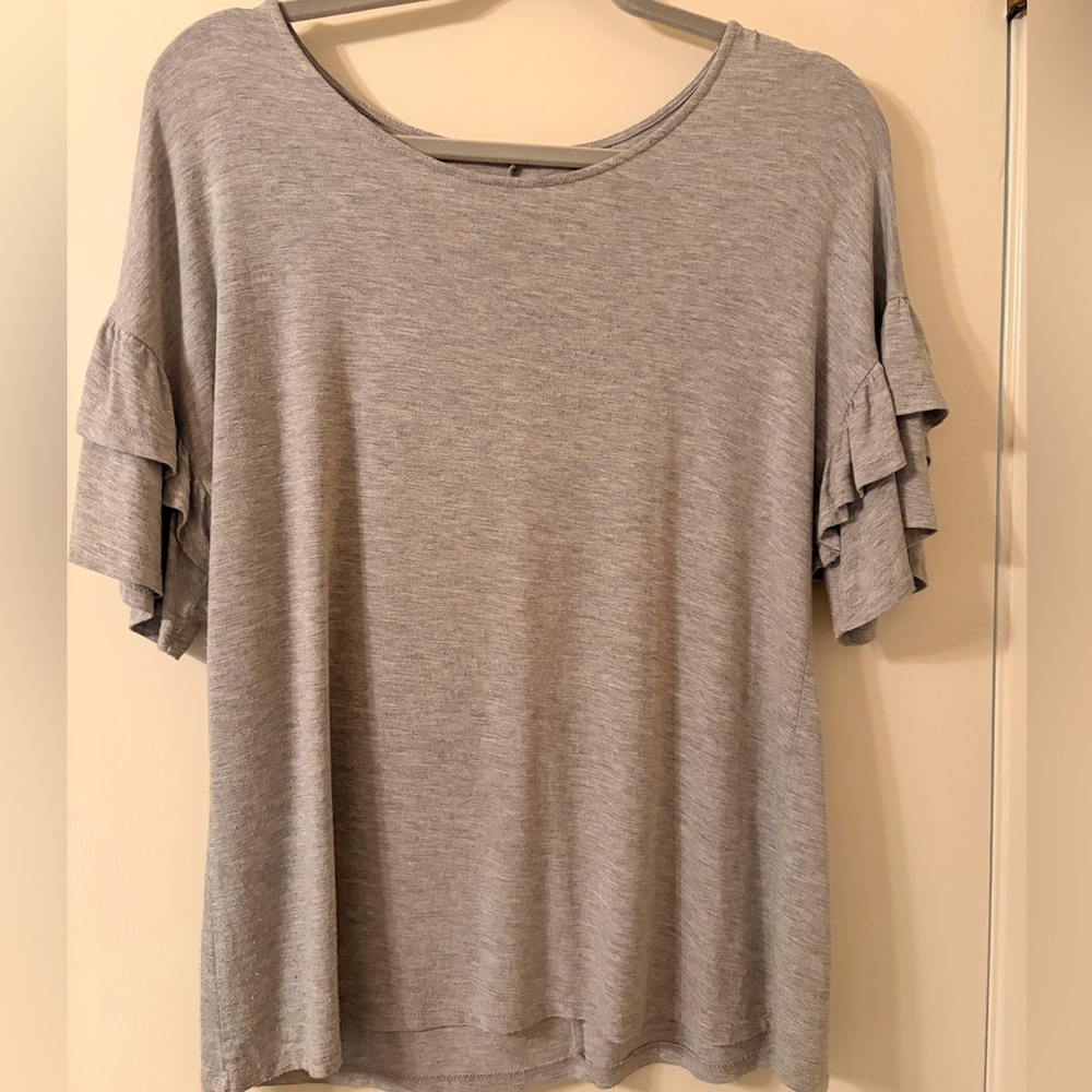 a.n.a Heather Gray Ruffle Sleeve Tee